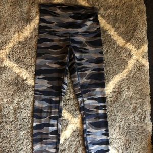 Lululemon camo wunder under